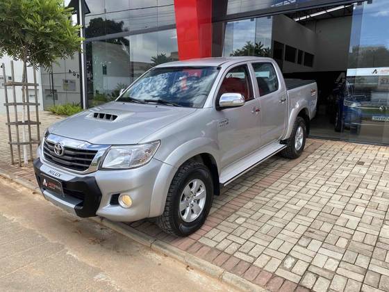 TOYOTA HILUX 3.0 SRV 4X4 CD 16V TURBO INTERCOOLER DIESEL 4P AUTOMÁTICO TOYOTA HILUX 3.0 SRV 4X4 CD 16V TURBO INTERCOOLER DIESEL 4P AUTOMÁTICO